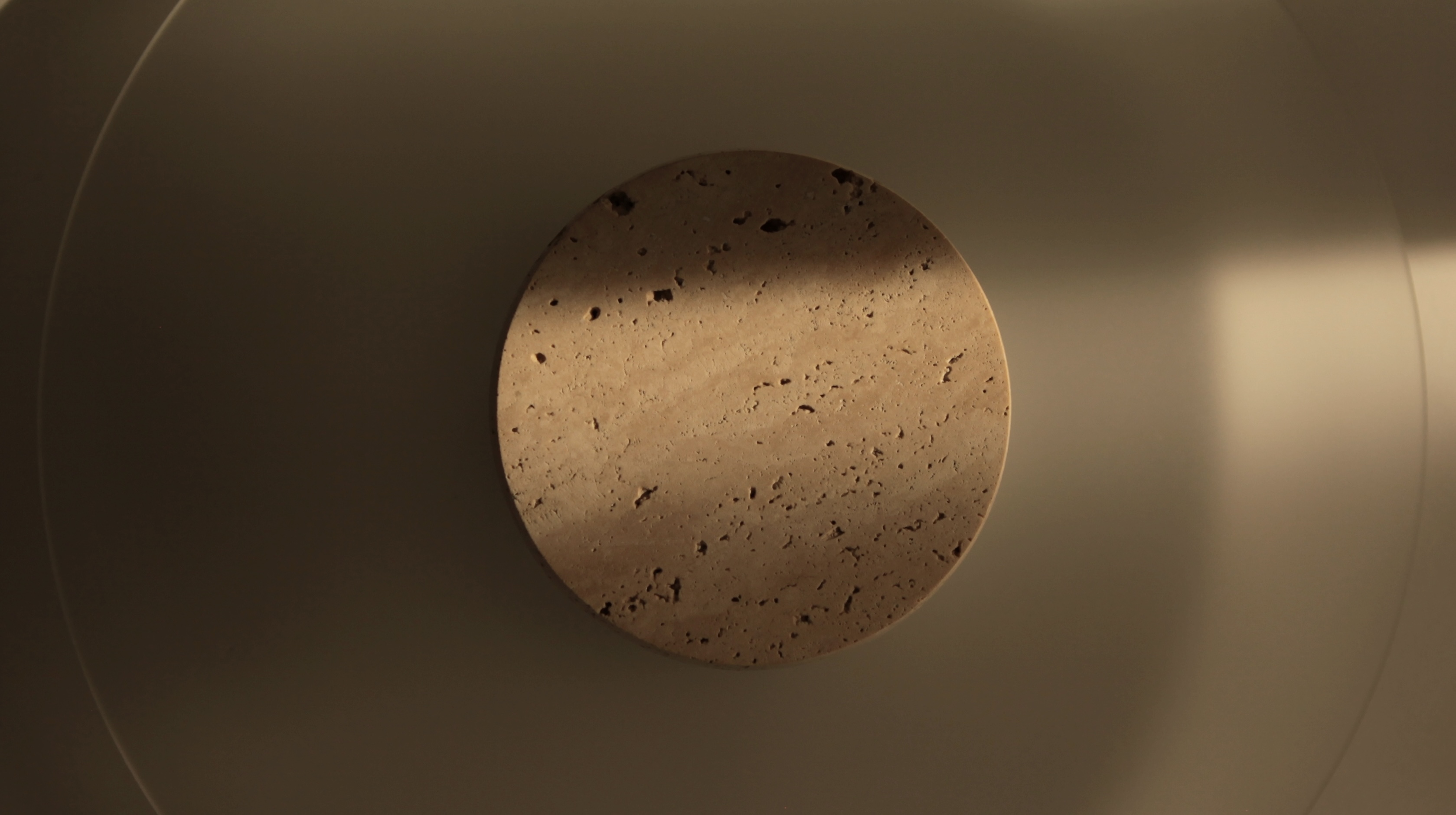 ВЫКЛ, крупным планом спереди 2